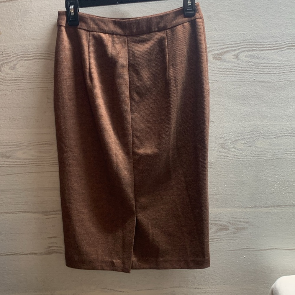 The Limited rust color pencil midi skirt. Size 2 - Picture 2 of 6